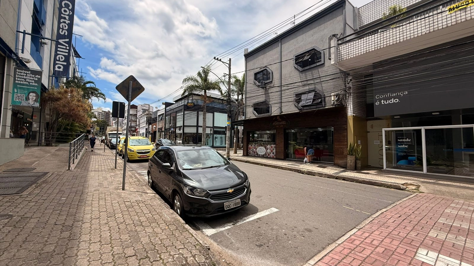 Loja comercial para alugar em Juiz de Fora 217 m² no Alto dos Passos